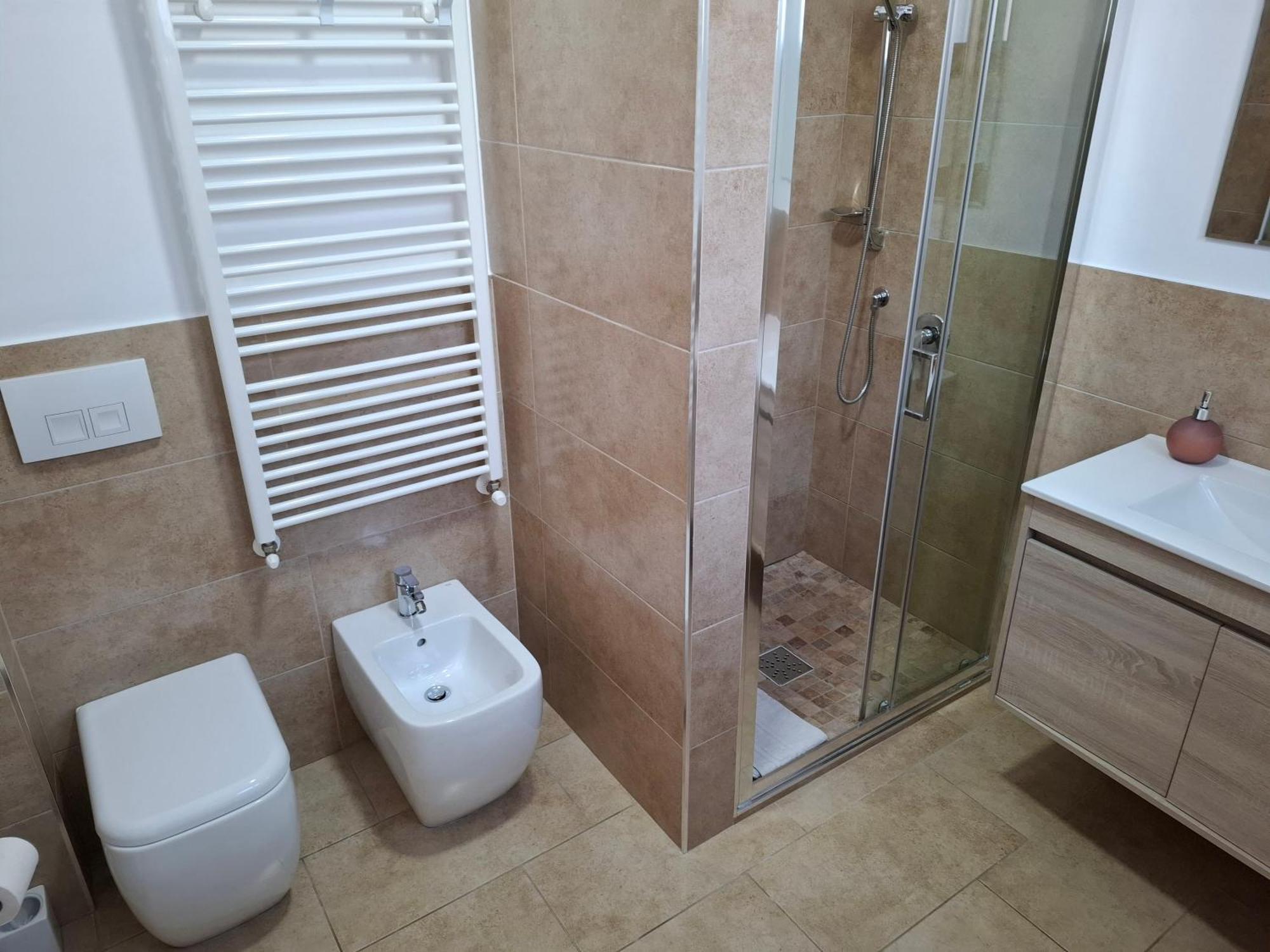 Casa Bologna Gazde/Camere de închiriat